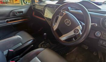 TOYOTA AQUA full