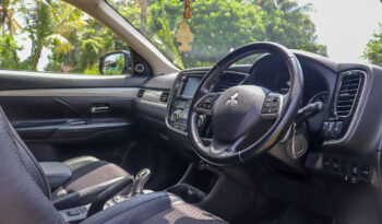 MITSUBISHI OUTLANDER full