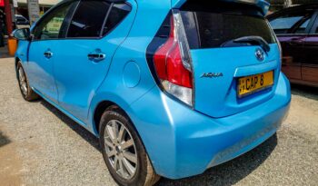 TOYOTA AQUA full
