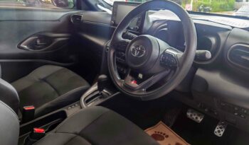 TOYOTA YARIS CROSS GR SPORT full