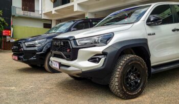 TOYOTA HILUX GR SPORT full