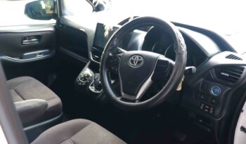TOYOTA –  VOXY full